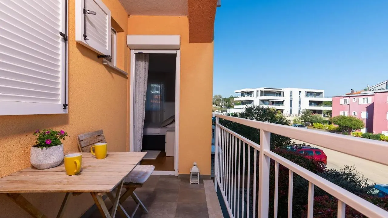 Apartment Giulia With Sea View In Novigrad Novigrad  Guest house Novigrad (Istria)