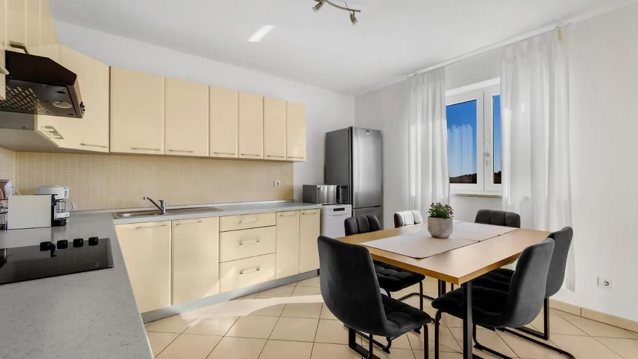 Apartment Giulia With Sea View In Novigrad Novigrad  Guest house