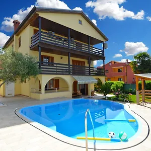 3* Affittacamere And Novigrad 1624