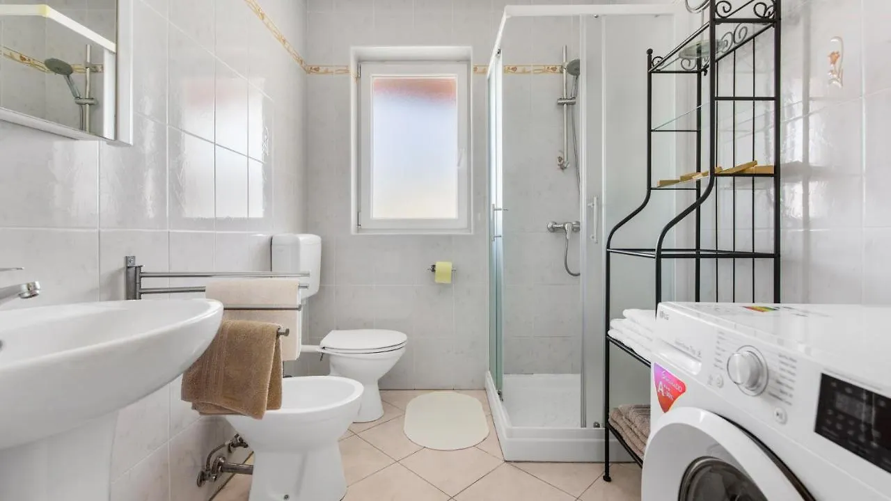 Apartment Giulia With Sea View In Novigrad Novigrad  Guest house