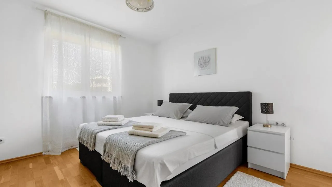 Guest house Apartment Giulia With Sea View In Novigrad Novigrad  Croatia