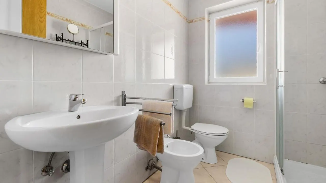 Apartment Giulia With Sea View In Novigrad Novigrad  Novigrad (Istria)
